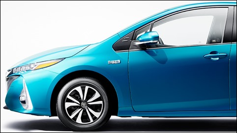 3-prius-phv-design-side